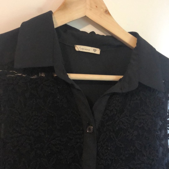 Urban Outfitters Sleeveless Buttondown - Picture 2 of 3